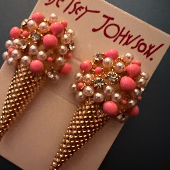 🩷 Betsey Johnson Pink and Gold Cone Earrings 🩷 - Picture 2 of 4